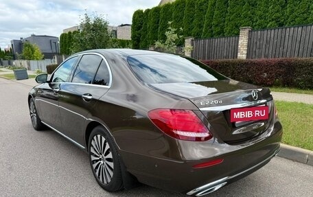 Mercedes-Benz E-Класс, 2017 год, 3 950 000 рублей, 6 фотография