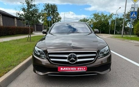 Mercedes-Benz E-Класс, 2017 год, 3 950 000 рублей, 5 фотография