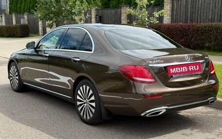 Mercedes-Benz E-Класс, 2017 год, 3 950 000 рублей, 17 фотография