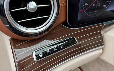 Mercedes-Benz E-Класс, 2017 год, 3 950 000 рублей, 30 фотография