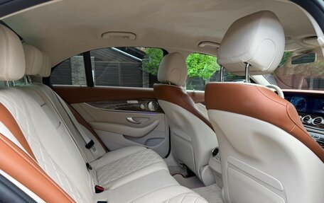Mercedes-Benz E-Класс, 2017 год, 3 950 000 рублей, 32 фотография