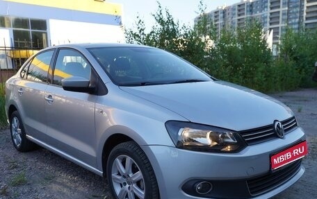 Volkswagen Polo VI (EU Market), 2013 год, 1 050 000 рублей, 1 фотография