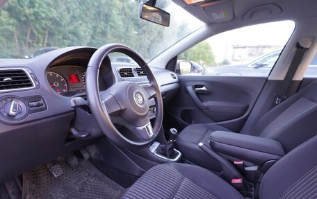 Volkswagen Polo VI (EU Market), 2013 год, 1 050 000 рублей, 18 фотография