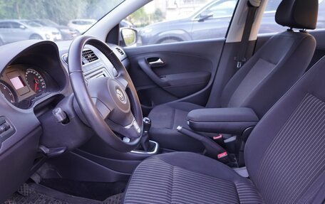 Volkswagen Polo VI (EU Market), 2013 год, 1 050 000 рублей, 19 фотография