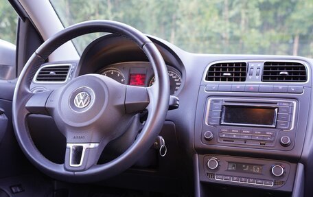 Volkswagen Polo VI (EU Market), 2013 год, 1 050 000 рублей, 17 фотография