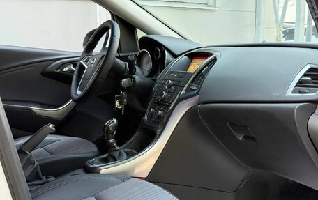 Opel Astra J, 2014 год, 620 000 рублей, 11 фотография