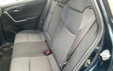 Toyota RAV4, 2019 год, 2 600 000 рублей, 10 фотография
