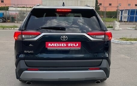 Toyota RAV4, 2019 год, 2 600 000 рублей, 6 фотография