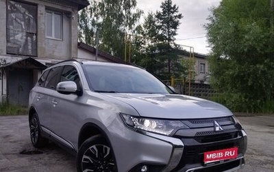 Mitsubishi Outlander III рестайлинг 3, 2022 год, 2 800 000 рублей, 1 фотография