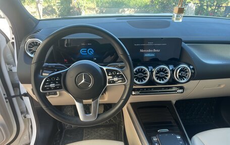 Mercedes-Benz EQA, 2022 год, 3 000 000 рублей, 6 фотография