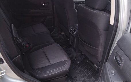 Mitsubishi Outlander III рестайлинг 3, 2022 год, 2 800 000 рублей, 12 фотография