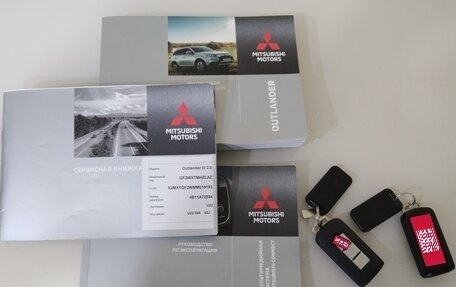 Mitsubishi Outlander III рестайлинг 3, 2022 год, 2 800 000 рублей, 23 фотография