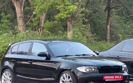 BMW 1 серия, 2009 год, 700 000 рублей, 2 фотография