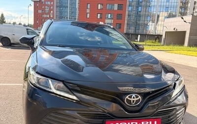 Toyota Camry, 2019 год, 2 600 000 рублей, 1 фотография