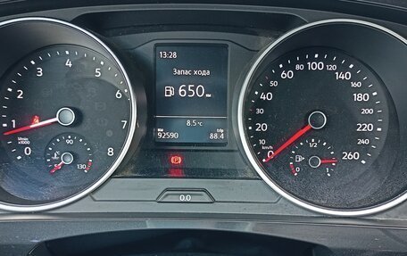 Volkswagen Tiguan II, 2018 год, 1 950 000 рублей, 4 фотография