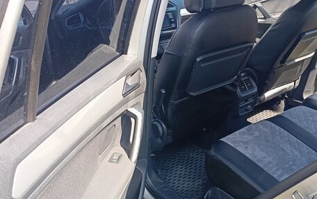 Volkswagen Tiguan II, 2018 год, 1 950 000 рублей, 17 фотография