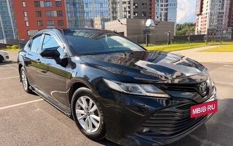 Toyota Camry, 2019 год, 2 600 000 рублей, 3 фотография