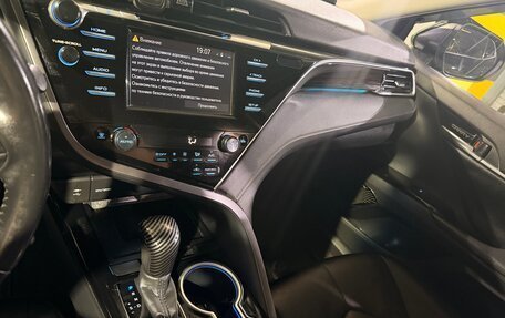 Toyota Camry, 2019 год, 2 600 000 рублей, 12 фотография