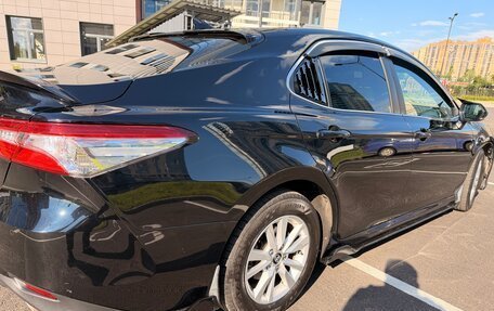 Toyota Camry, 2019 год, 2 600 000 рублей, 4 фотография