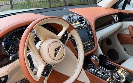 Bentley Bentayga I, 2016 год, 15 800 000 рублей, 11 фотография