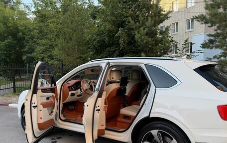 Bentley Bentayga I, 2016 год, 15 800 000 рублей, 5 фотография