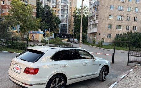 Bentley Bentayga I, 2016 год, 15 800 000 рублей, 4 фотография