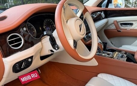 Bentley Bentayga I, 2016 год, 15 800 000 рублей, 8 фотография