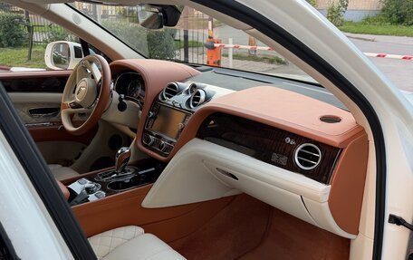 Bentley Bentayga I, 2016 год, 15 800 000 рублей, 13 фотография