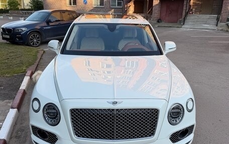 Bentley Bentayga I, 2016 год, 15 800 000 рублей, 25 фотография