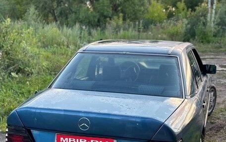 Mercedes-Benz E-Класс, 1993 год, 185 000 рублей, 3 фотография