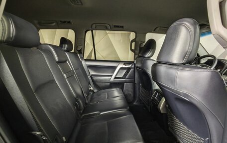Toyota Land Cruiser Prado 150 рестайлинг 2, 2019 год, 4 529 000 рублей, 16 фотография