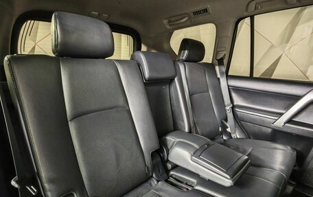 Toyota Land Cruiser Prado 150 рестайлинг 2, 2019 год, 4 529 000 рублей, 17 фотография