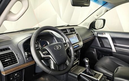Toyota Land Cruiser Prado 150 рестайлинг 2, 2019 год, 4 529 000 рублей, 19 фотография