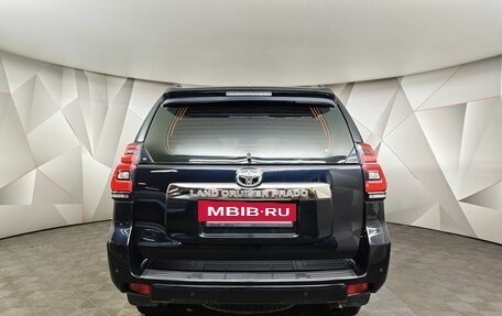 Toyota Land Cruiser Prado 150 рестайлинг 2, 2019 год, 4 529 000 рублей, 8 фотография