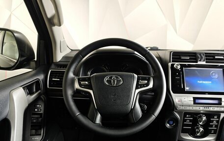 Toyota Land Cruiser Prado 150 рестайлинг 2, 2019 год, 4 529 000 рублей, 20 фотография