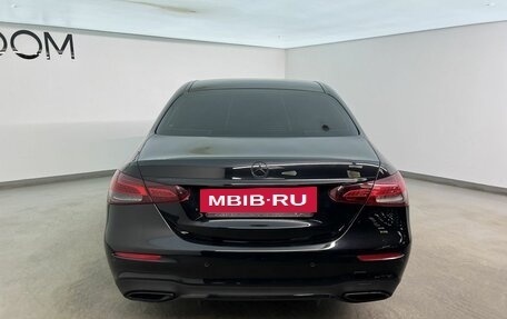 Mercedes-Benz E-Класс, 2021 год, 4 680 000 рублей, 4 фотография
