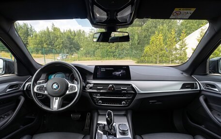 BMW 5 серия, 2018 год, 3 200 000 рублей, 10 фотография