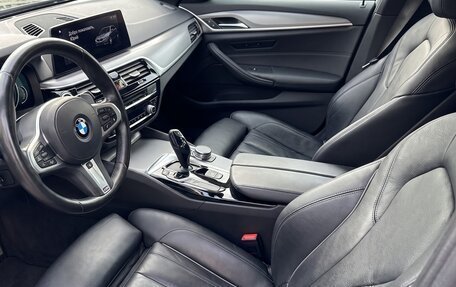 BMW 5 серия, 2018 год, 3 200 000 рублей, 13 фотография