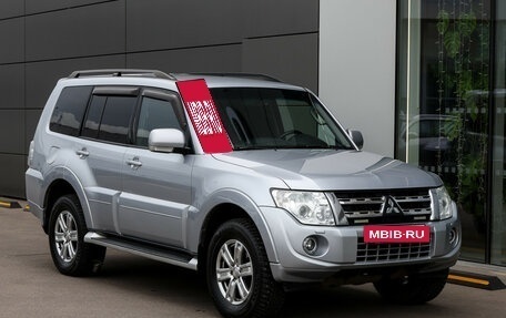 Mitsubishi Pajero IV, 2011 год, 1 829 000 рублей, 3 фотография