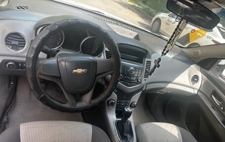 Chevrolet Cruze II, 2010 год, 350 000 рублей, 4 фотография