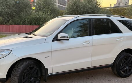 Mercedes-Benz M-Класс, 2012 год, 2 300 000 рублей, 2 фотография
