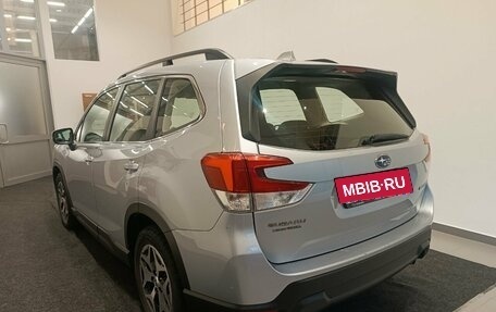 Subaru Forester, 2018 год, 2 490 000 рублей, 10 фотография