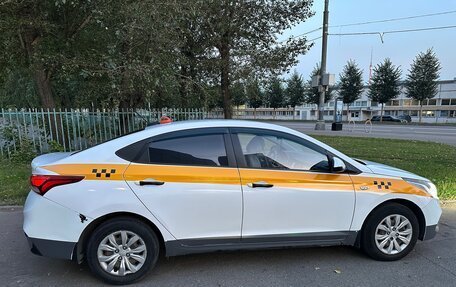 Hyundai Solaris II рестайлинг, 2017 год, 670 000 рублей, 3 фотография
