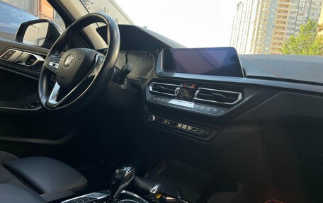 BMW 1 серия, 2019 год, 2 499 000 рублей, 12 фотография