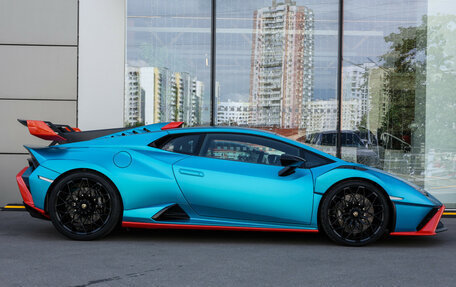Lamborghini Huracán, 2022 год, 31 000 000 рублей, 5 фотография