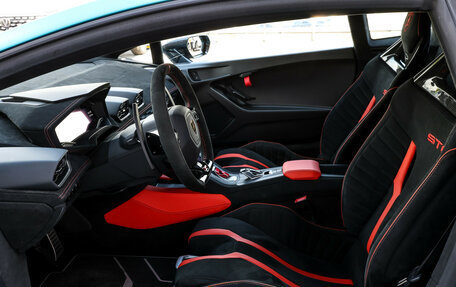 Lamborghini Huracán, 2022 год, 31 000 000 рублей, 17 фотография