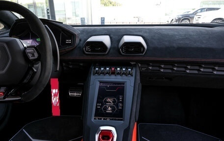 Lamborghini Huracán, 2022 год, 31 000 000 рублей, 16 фотография