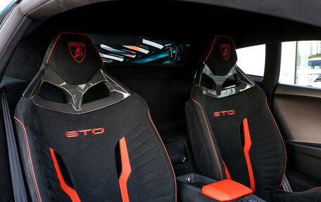 Lamborghini Huracán, 2022 год, 31 000 000 рублей, 25 фотография