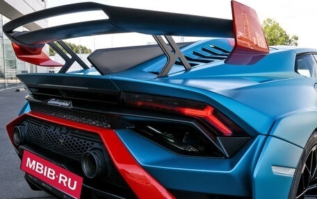Lamborghini Huracán, 2022 год, 31 000 000 рублей, 33 фотография