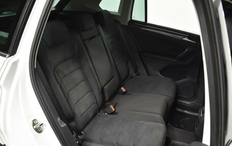 Volkswagen Tiguan II, 2017 год, 1 987 200 рублей, 6 фотография